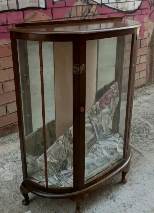 Bonita Vitrina Vintage Madera y Cristal