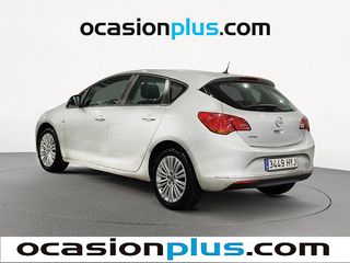 Opel Astra 1.6 Selective 85 kW (115 CV)