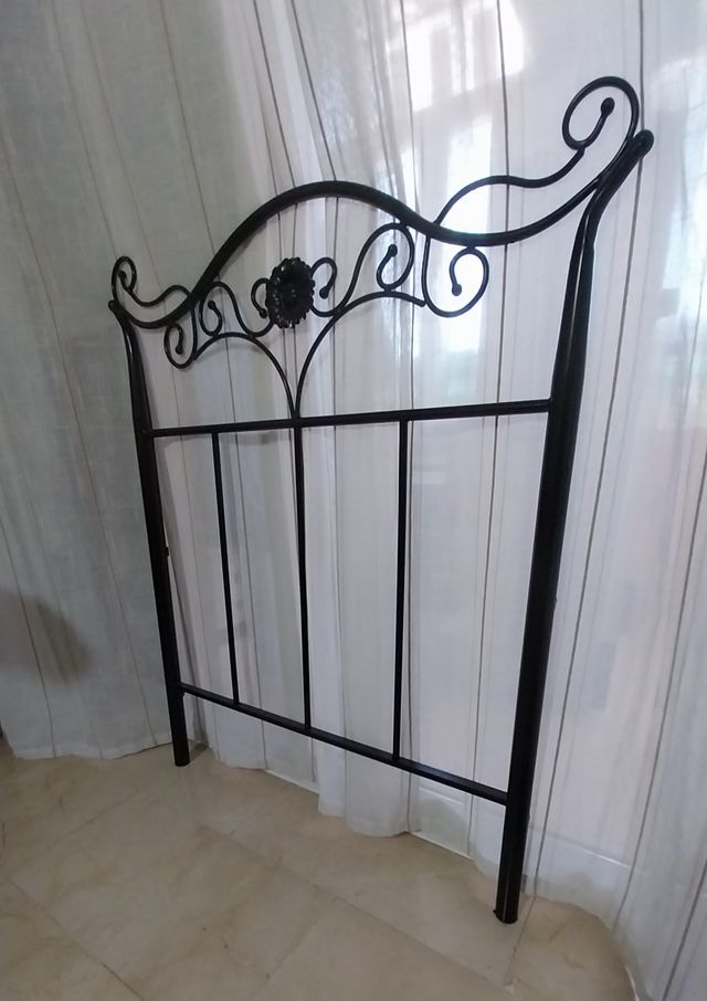 Cabecero de forja negro