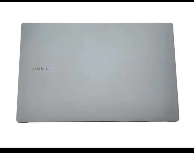 Computer portatile Samsung Book4 Silver