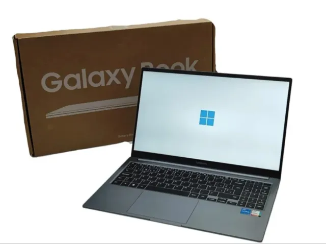 Computer portatile Samsung Book4 Silver