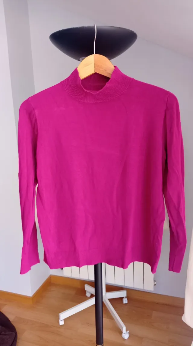 Jersey cuello alto con licra