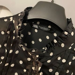 Camisa Zara lunares negra