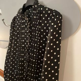 Camisa Zara lunares negra