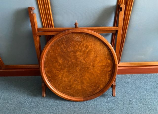 Tavolino rotondo in legno