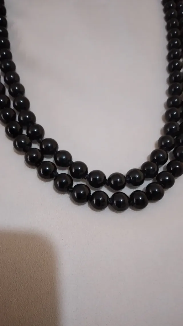 Collana in vetro nera