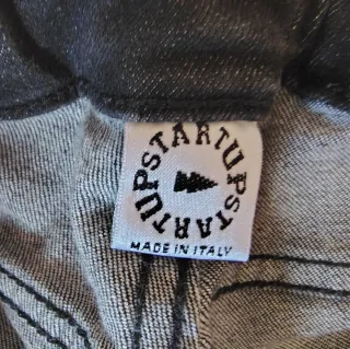 Jeans neri con logo startup laterale tag.12 anni