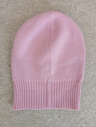 Gorro Benetton rosa con mensaje “SHINE”