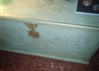 Precioso baúl restaurado, pintado con incrustacion