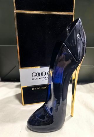 Perfume Carolina Herrera Tacón Negro y Dorado