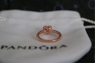 Anillo corazón rosa pandora