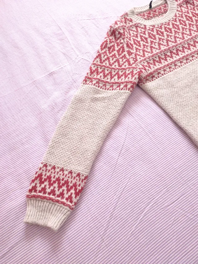 Maglione natalizio beige e rosso