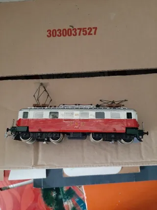 Locomotiva elettrica BLS Rivarossi 