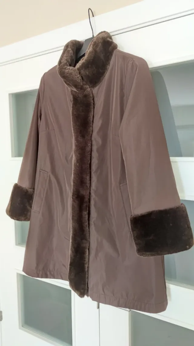 Abrigo mujer marrón chocolate con pelo