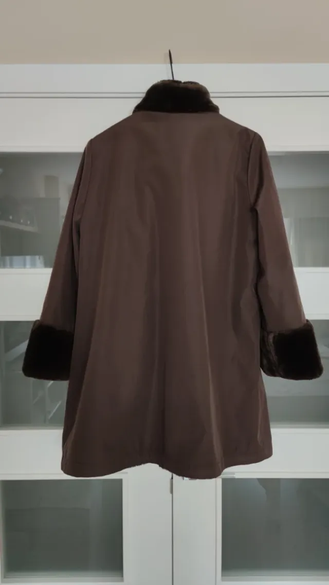 Abrigo mujer marrón chocolate con pelo