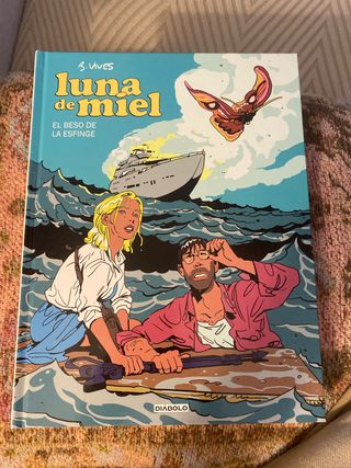 LUNA DE MIEL 
EL BESO DE LA ESFINGE 