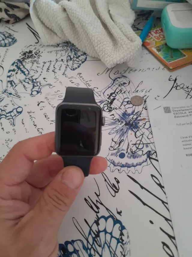 Reloj inteligente gris