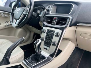 Volvo V40 2014