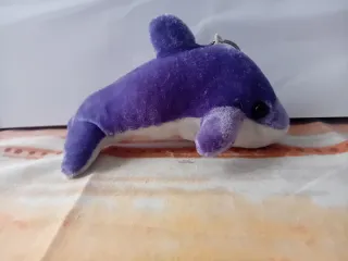 Portachiavi delfino viola peluche