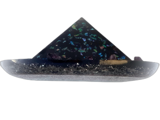 Pirámide Orgonita Negra Shungite. Artesanal