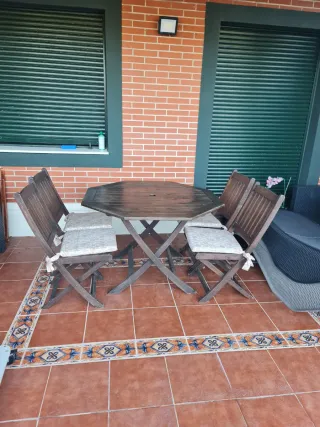 Mesa teka octogonal y 4 sillas