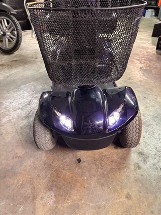 Scooter eléctrico Leo en buen estado