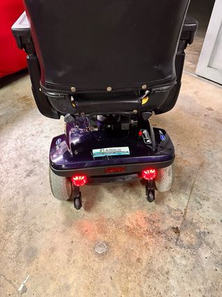 Scooter eléctrico Leo en buen estado