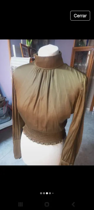 Camisa Zara verde oliva cuello alto