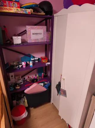 Dormitorio juvenil completo.