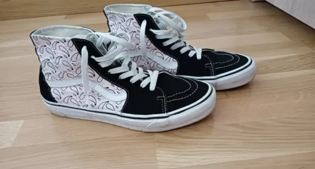 Vans Sk8-hi negras y rosas.
