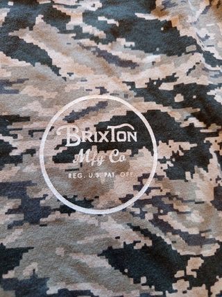 Camiseta Brixton manga larga camuflaje