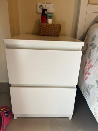 2 Mesitas de noche blanca