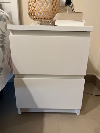 2 Mesitas de noche blanca