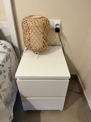 2 Mesitas de noche blanca