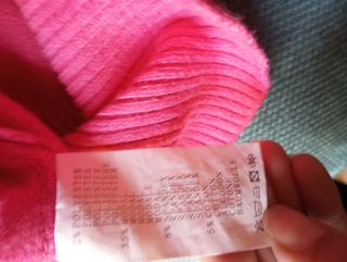 Maglia fucsia collo alto con bottoni