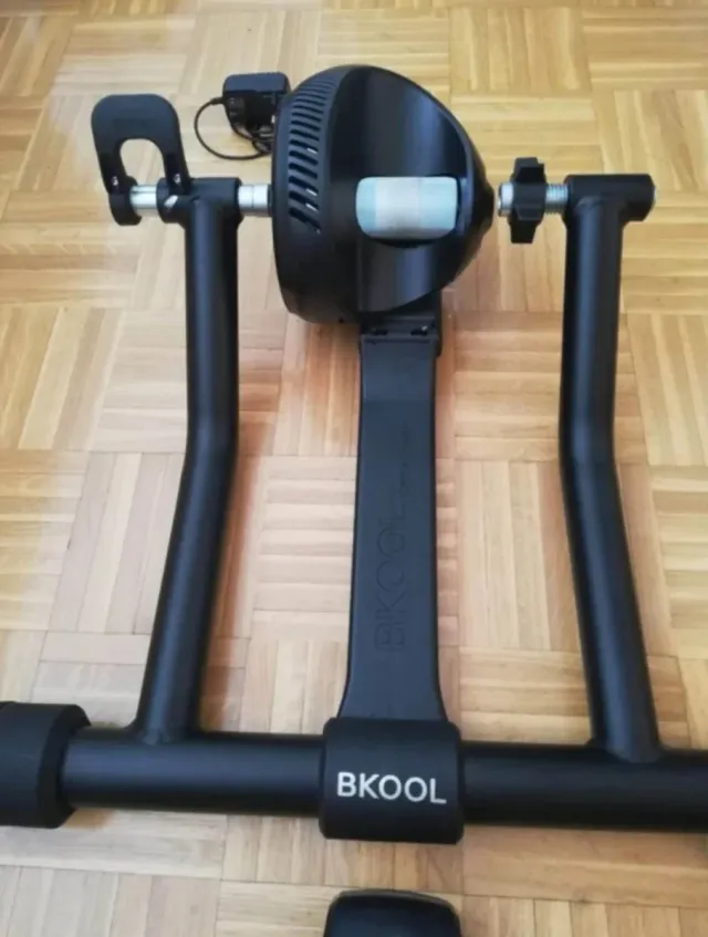 Rodillo entrenamiento ciclismo indoor Bkool
