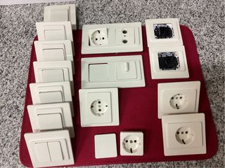 Interruptores y enchufes varios