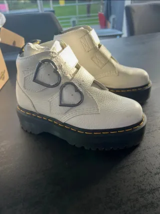 Botas Dr. Martens Corazón Blanco Talla 37