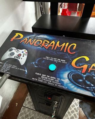 Máquina Arcade Xbox Panoramic - Grid, PES 2013