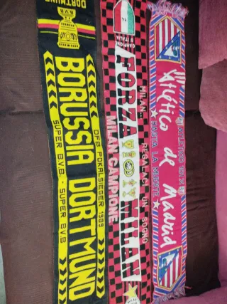 Lote 3 bufandas fútbol: Dortmund, Milan, Atleti