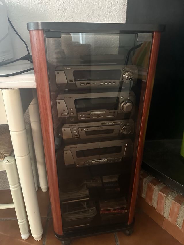Mini cadena Technics años 90 con mueble