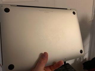 Macbook Pro 13" 2020 Retina touch bar macOs Tahoe