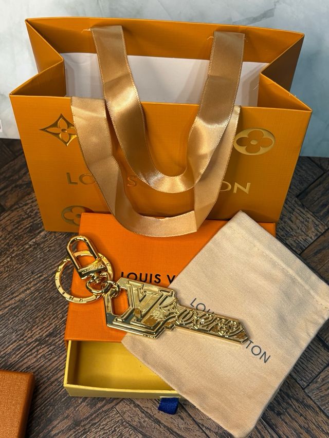 Llavero Louis Vuitton Dorado