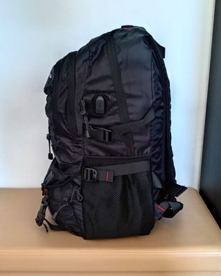 Mochila Negra 40L Impermeable - Nueva