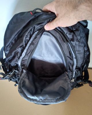 Mochila Negra 40L Impermeable - Nueva