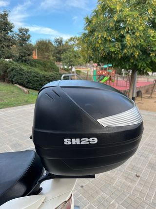 Baúl SHAD con soporte para moto