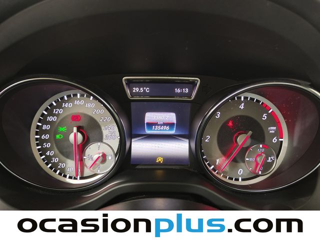 Mercedes-Benz GLA 200 d Urban 100 kW (136 CV)