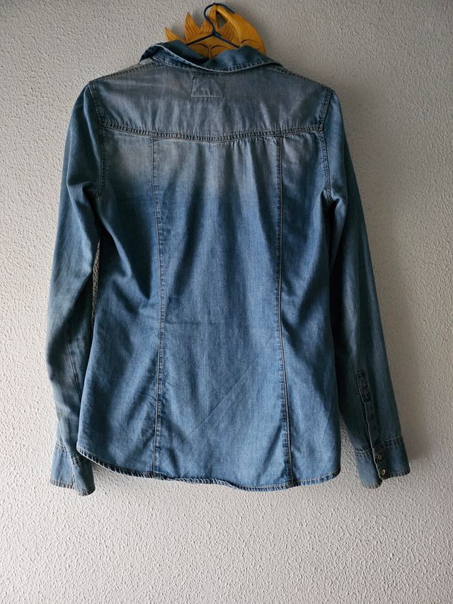 Camisa vaquera Bershka azul talla M