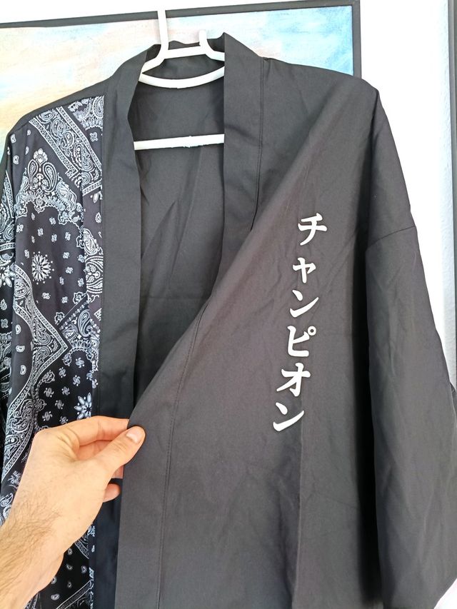 Medio Kimono fino talla L estampado bandana