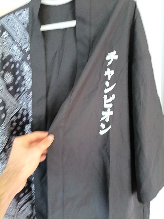 Medio Kimono fino talla L estampado bandana